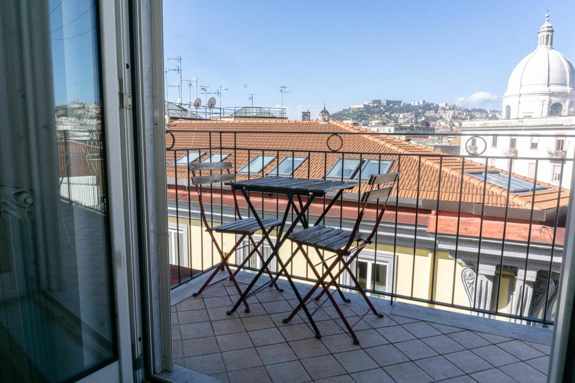 A I R Rettifilo Apartments Napoli Ngoại thất bức ảnh
