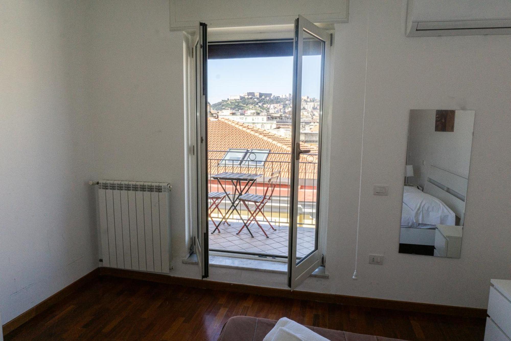 A I R Rettifilo Apartments Napoli Ngoại thất bức ảnh
