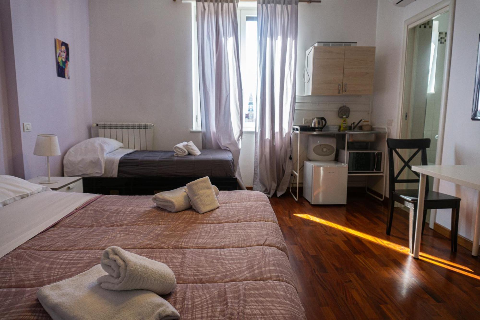 A I R Rettifilo Apartments Napoli Ngoại thất bức ảnh